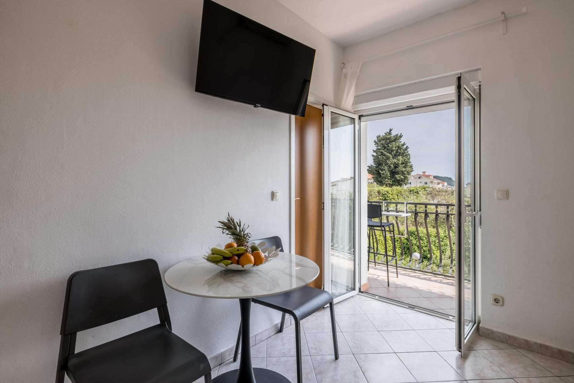 Mediterano Apartments Подстрана Екстер'єр фото