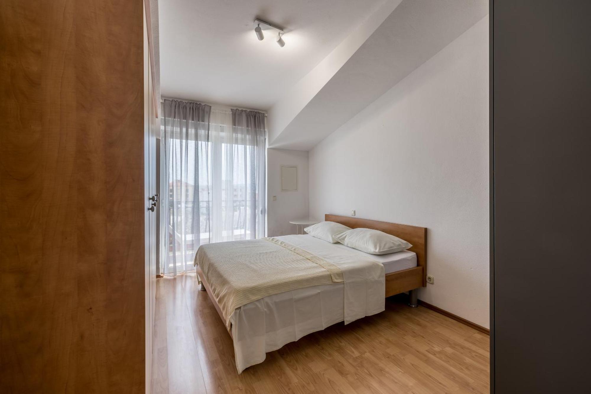 Mediterano Apartments Подстрана Екстер'єр фото