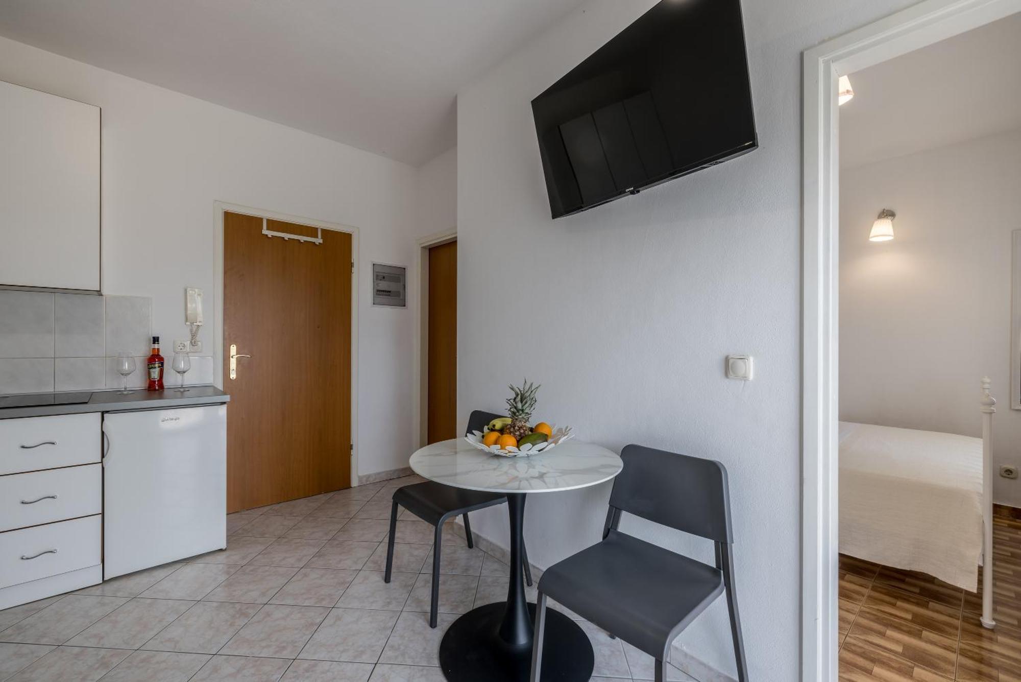 Mediterano Apartments Подстрана Екстер'єр фото