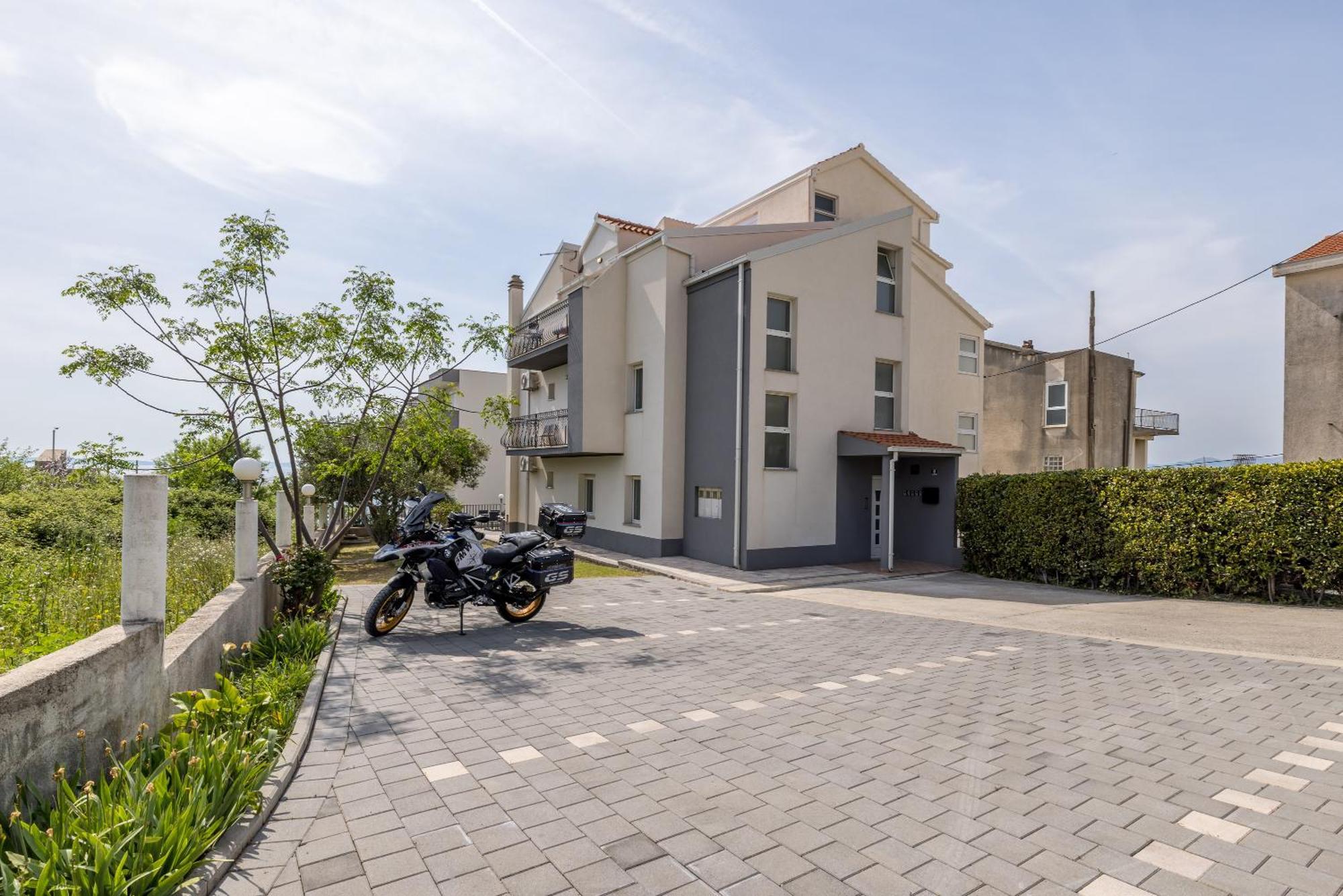 Mediterano Apartments Подстрана Екстер'єр фото