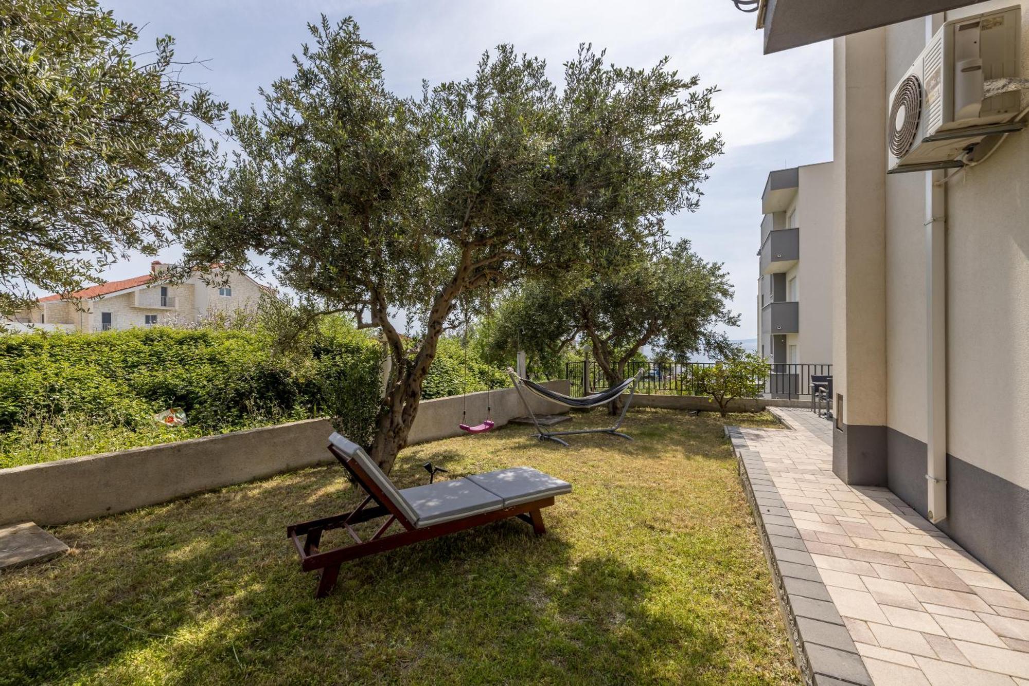 Mediterano Apartments Подстрана Екстер'єр фото