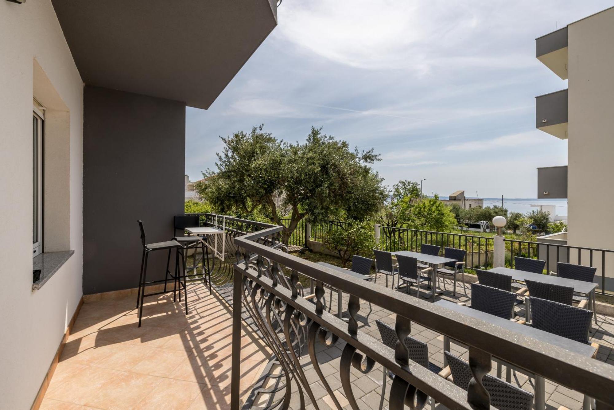 Mediterano Apartments Подстрана Екстер'єр фото