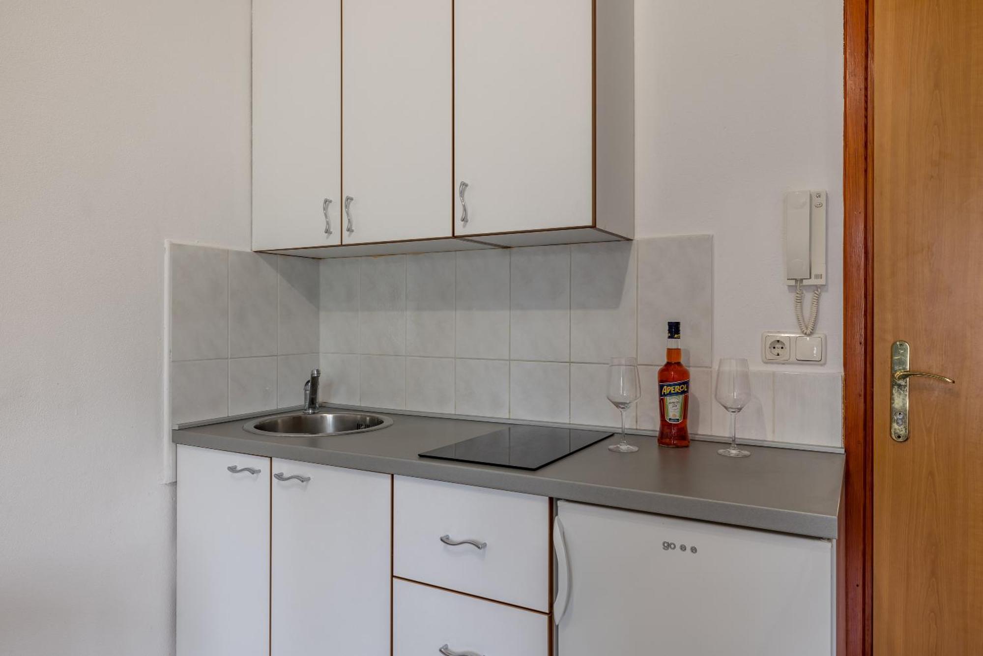 Mediterano Apartments Подстрана Екстер'єр фото